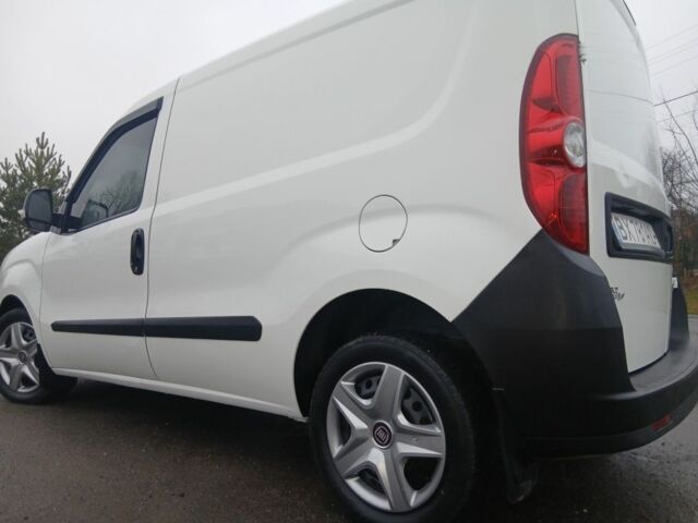 Белый Фиат Добло, объемом двигателя 1.2 л и пробегом 285 тыс. км за 3999 $, фото 3 на Automoto.ua