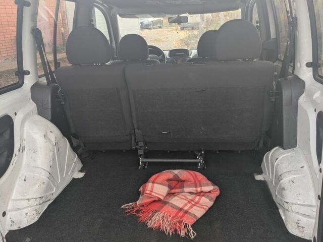 Білий Фіат Добло, об'ємом двигуна 1.3 л та пробігом 177 тис. км за 3000 $, фото 1 на Automoto.ua