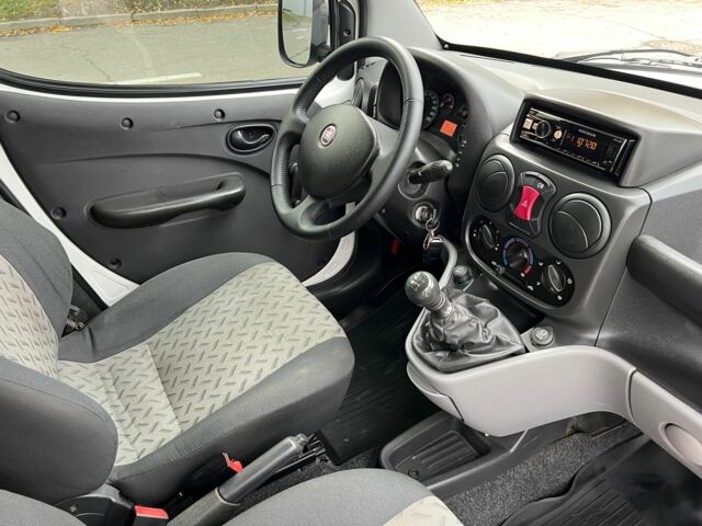 Белый Фиат Добло, объемом двигателя 1.4 л и пробегом 138 тыс. км за 5300 $, фото 9 на Automoto.ua