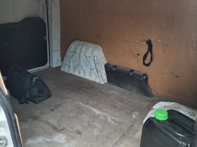 Белый Фиат Добло, объемом двигателя 1.6 л и пробегом 302 тыс. км за 6300 $, фото 5 на Automoto.ua