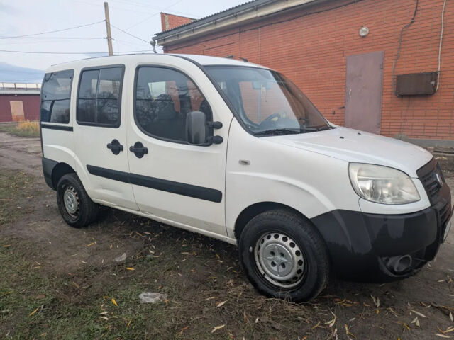 Білий Фіат Добло, об'ємом двигуна 1.3 л та пробігом 177 тис. км за 3000 $, фото 2 на Automoto.ua