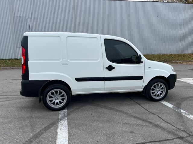 Белый Фиат Добло, объемом двигателя 1.4 л и пробегом 138 тыс. км за 5300 $, фото 8 на Automoto.ua