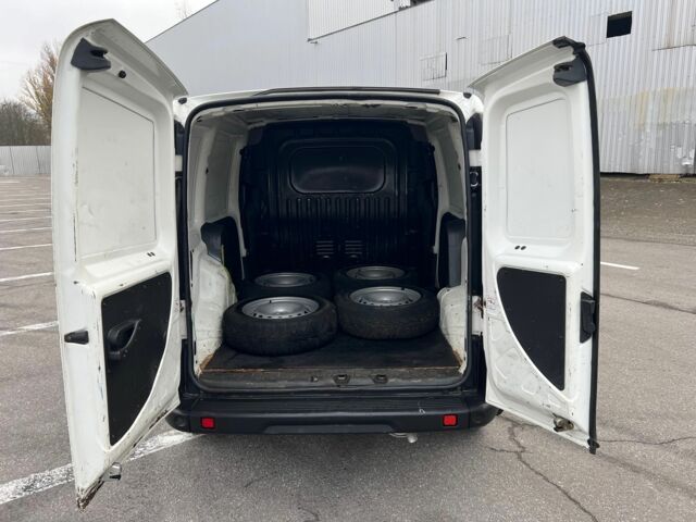 Белый Фиат Добло, объемом двигателя 1.4 л и пробегом 138 тыс. км за 5300 $, фото 7 на Automoto.ua