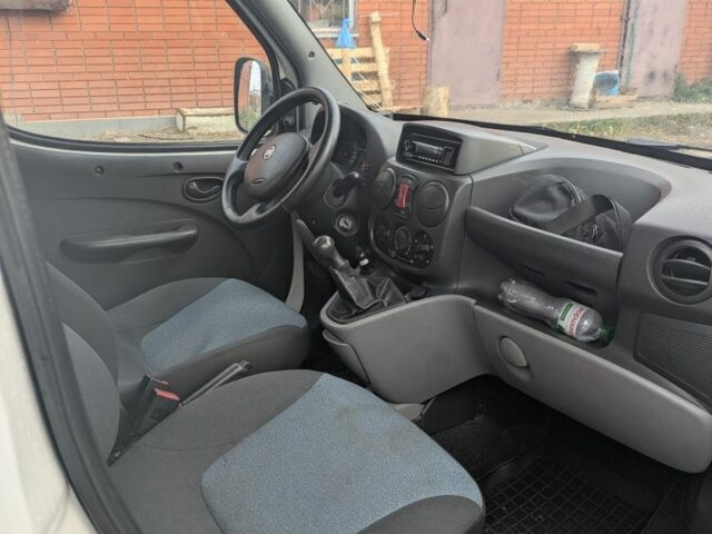 Білий Фіат Добло, об'ємом двигуна 1.3 л та пробігом 177 тис. км за 3000 $, фото 4 на Automoto.ua