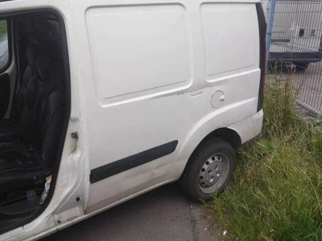 Фиат Добло 2013 в Харькове на Automoto.ua Белый Фиат Добло, объемом двигателя 1.4 л и пробегом 250 тыс. км за 3400 $, фото 4 на Automoto.ua