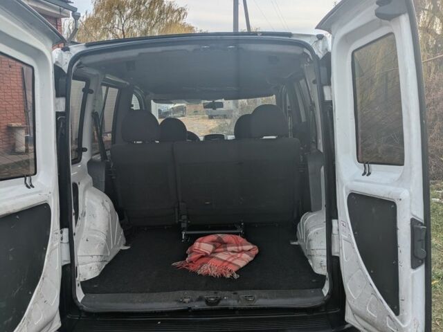 Білий Фіат Добло, об'ємом двигуна 1.3 л та пробігом 177 тис. км за 3000 $, фото 3 на Automoto.ua