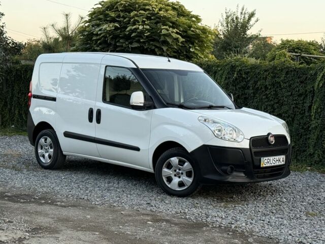 Белый Фиат Добло, объемом двигателя 1.3 л и пробегом 186 тыс. км за 5800 $, фото 1 на Automoto.ua