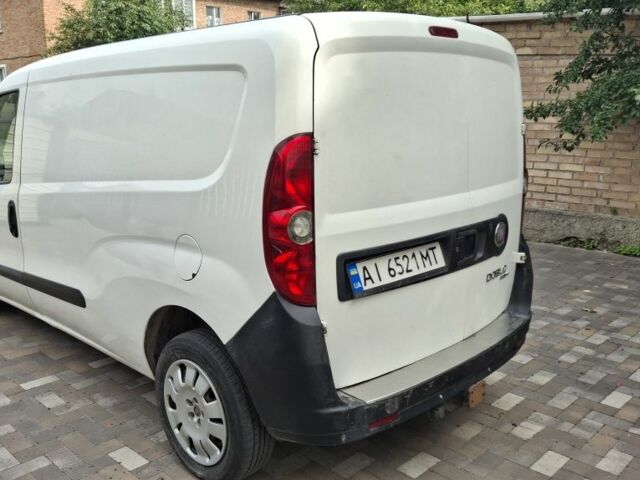 Белый Фиат Добло, объемом двигателя 1.6 л и пробегом 302 тыс. км за 6300 $, фото 1 на Automoto.ua