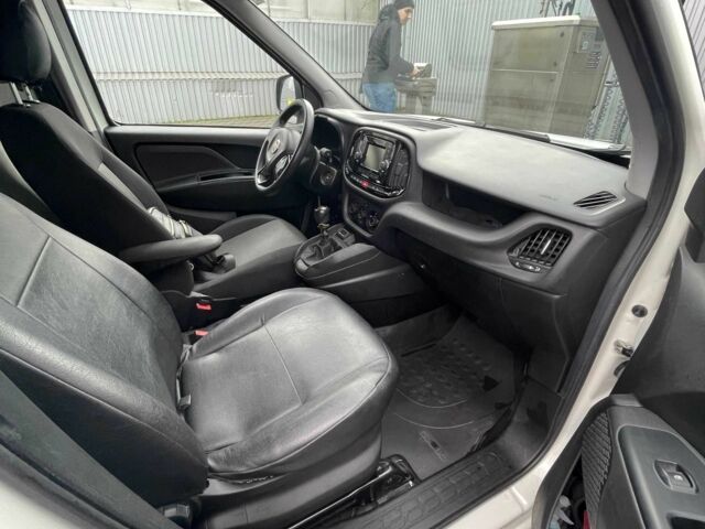 Белый Фиат Добло, объемом двигателя 1.6 л и пробегом 177 тыс. км за 9400 $, фото 6 на Automoto.ua