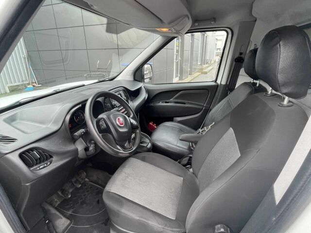 Белый Фиат Добло, объемом двигателя 1.6 л и пробегом 177 тыс. км за 9400 $, фото 7 на Automoto.ua