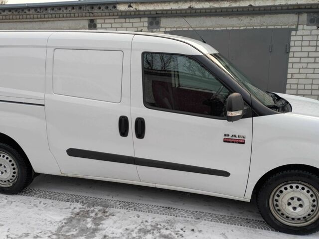 Белый Фиат Добло, объемом двигателя 2.4 л и пробегом 110 тыс. км за 10700 $, фото 11 на Automoto.ua