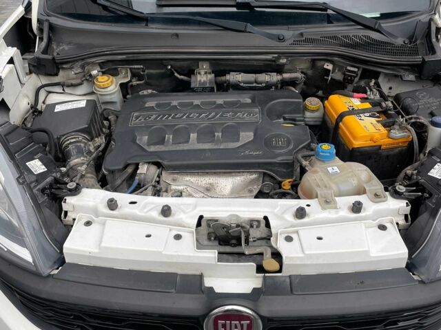 Белый Фиат Добло, объемом двигателя 1.6 л и пробегом 177 тыс. км за 9400 $, фото 4 на Automoto.ua