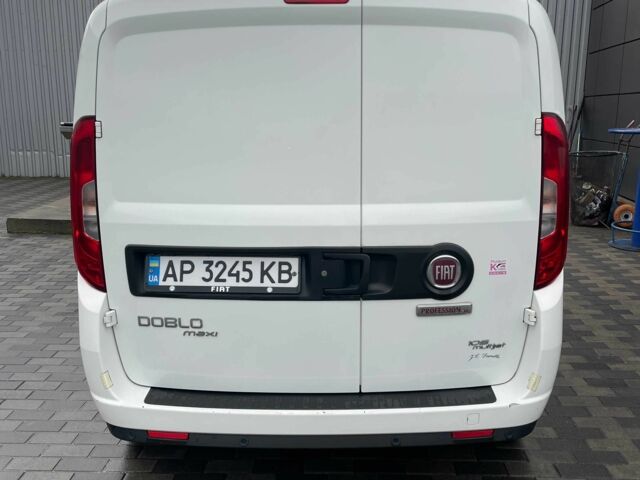 Белый Фиат Добло, объемом двигателя 1.6 л и пробегом 177 тыс. км за 9400 $, фото 3 на Automoto.ua