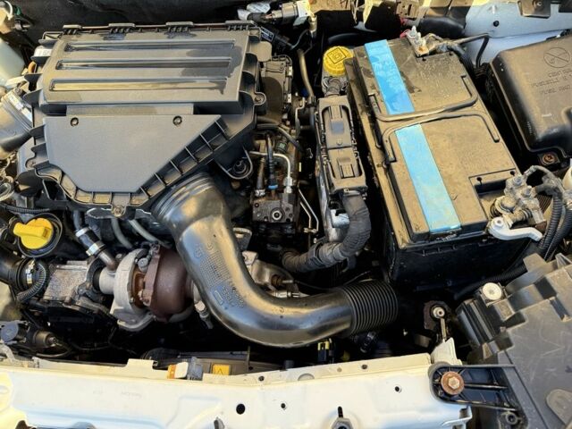 Белый Фиат Добло, объемом двигателя 1.2 л и пробегом 352 тыс. км за 6151 $, фото 9 на Automoto.ua