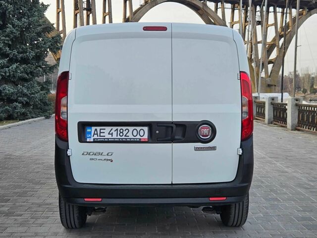 Білий Фіат Добло, об'ємом двигуна 1.2 л та пробігом 64 тис. км за 8999 $, фото 4 на Automoto.ua