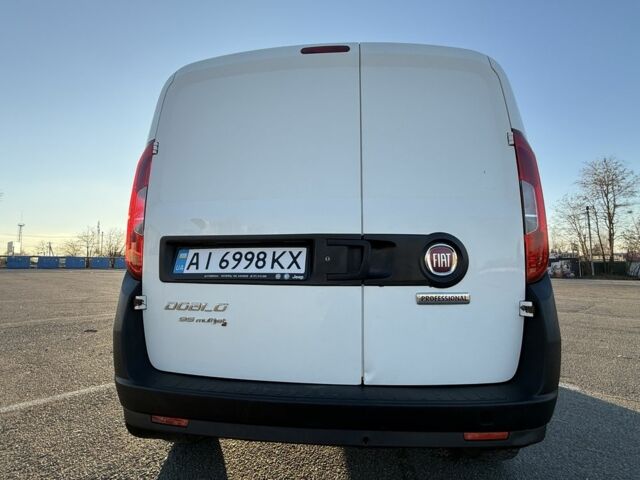 Белый Фиат Добло, объемом двигателя 1.2 л и пробегом 352 тыс. км за 6151 $, фото 21 на Automoto.ua