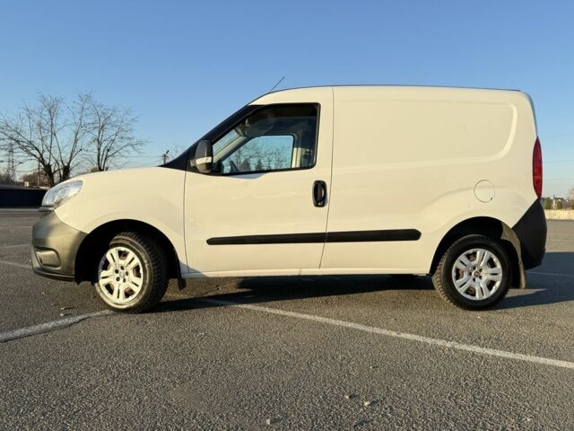 Белый Фиат Добло, объемом двигателя 1.2 л и пробегом 352 тыс. км за 6151 $, фото 18 на Automoto.ua