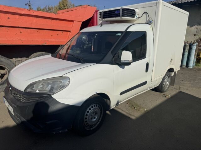 Білий Фіат Добло, об'ємом двигуна 1.6 л та пробігом 300 тис. км за 11111 $, фото 1 на Automoto.ua