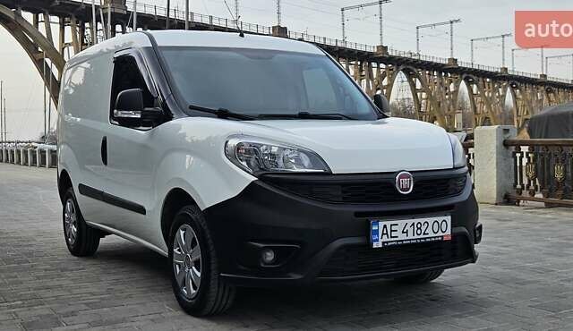 Белый Фиат Добло, объемом двигателя 1.25 л и пробегом 64 тыс. км за 9200 $, фото 1 на Automoto.ua