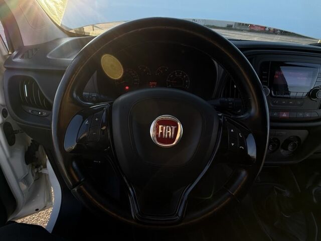 Белый Фиат Добло, объемом двигателя 1.2 л и пробегом 352 тыс. км за 6151 $, фото 4 на Automoto.ua