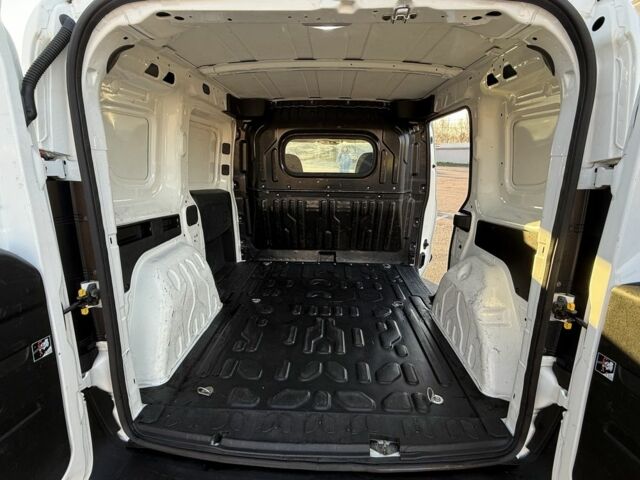 Белый Фиат Добло, объемом двигателя 1.2 л и пробегом 352 тыс. км за 6151 $, фото 14 на Automoto.ua