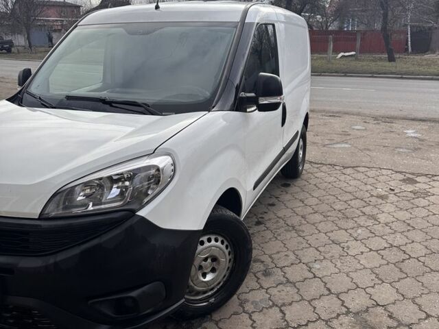 Белый Фиат Добло, объемом двигателя 1.4 л и пробегом 355 тыс. км за 5350 $, фото 6 на Automoto.ua