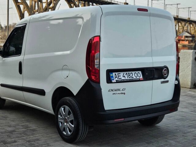 Білий Фіат Добло, об'ємом двигуна 1.2 л та пробігом 64 тис. км за 8999 $, фото 5 на Automoto.ua