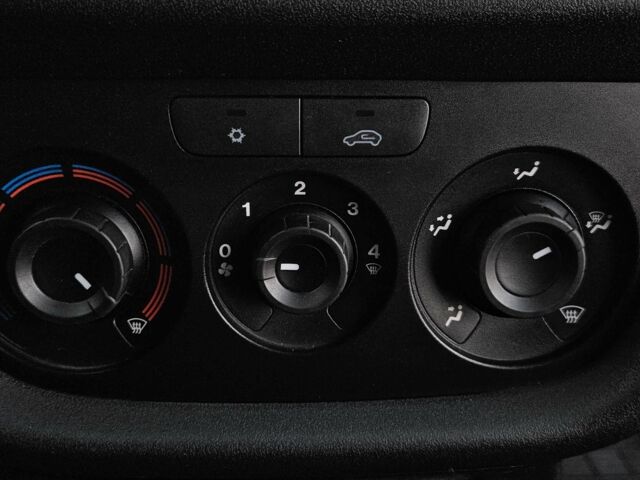 Білий Фіат Добло, об'ємом двигуна 1.2 л та пробігом 64 тис. км за 8999 $, фото 13 на Automoto.ua