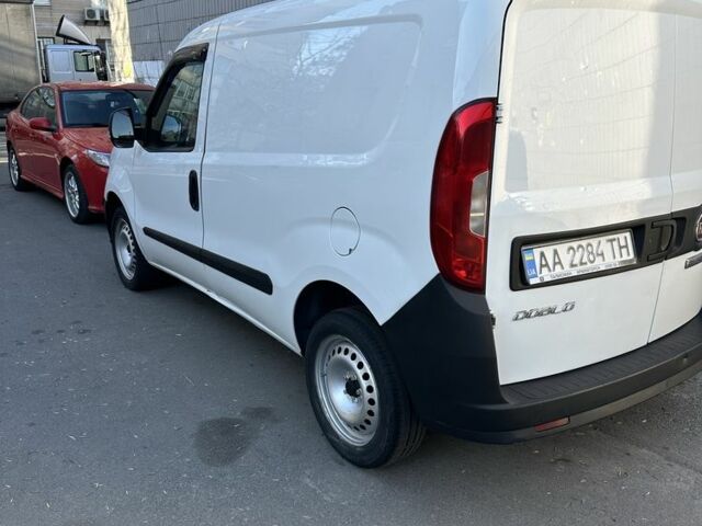 Білий Фіат Добло, об'ємом двигуна 1.4 л та пробігом 149 тис. км за 6400 $, фото 3 на Automoto.ua