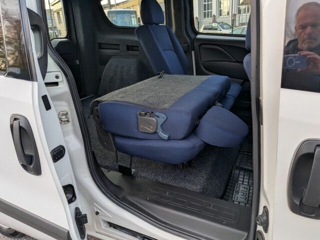 Білий Фіат Добло, об'ємом двигуна 1.3 л та пробігом 100 тис. км за 10800 $, фото 13 на Automoto.ua