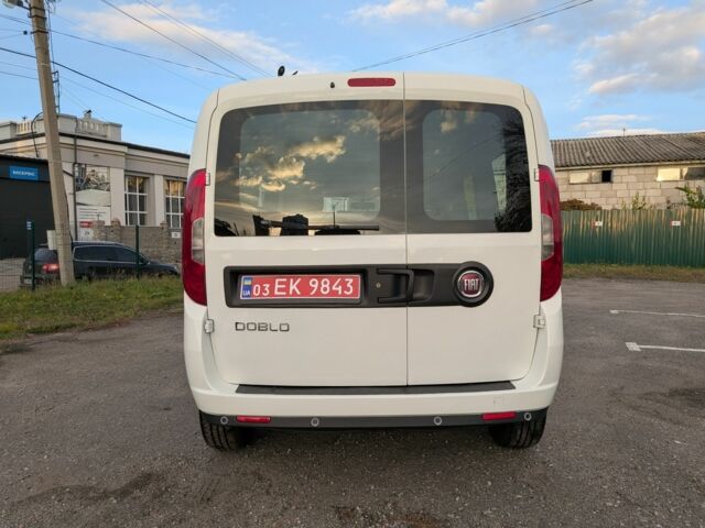 Білий Фіат Добло, об'ємом двигуна 1.3 л та пробігом 100 тис. км за 10800 $, фото 17 на Automoto.ua