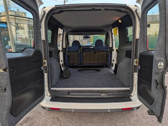 Білий Фіат Добло, об'ємом двигуна 1.3 л та пробігом 100 тис. км за 10800 $, фото 14 на Automoto.ua