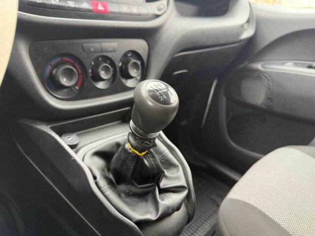 Белый Фиат Добло, объемом двигателя 0 л и пробегом 346 тыс. км за 7190 $, фото 16 на Automoto.ua