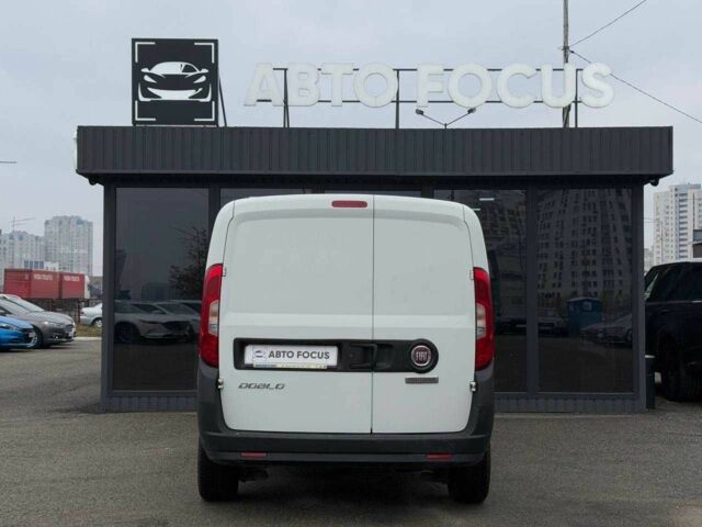 Белый Фиат Добло, объемом двигателя 0 л и пробегом 346 тыс. км за 7190 $, фото 5 на Automoto.ua