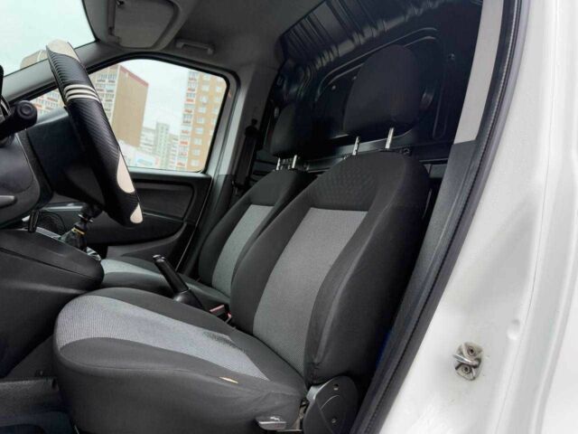 Белый Фиат Добло, объемом двигателя 0 л и пробегом 346 тыс. км за 7190 $, фото 8 на Automoto.ua