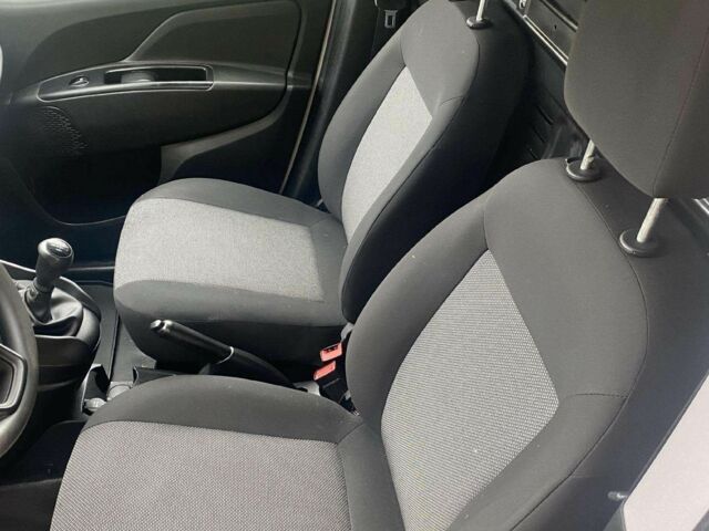 Білий Фіат Добло, об'ємом двигуна 1.3 л та пробігом 177 тис. км за 4700 $, фото 9 на Automoto.ua