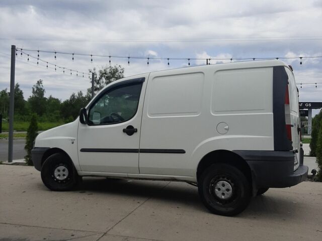 Белый Фиат Добло, объемом двигателя 0 л и пробегом 370 тыс. км за 3000 $, фото 4 на Automoto.ua