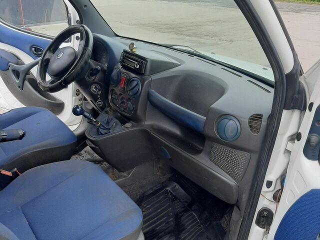 Белый Фиат Добло, объемом двигателя 0 л и пробегом 370 тыс. км за 3000 $, фото 6 на Automoto.ua