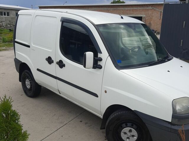 Белый Фиат Добло, объемом двигателя 0 л и пробегом 370 тыс. км за 3000 $, фото 1 на Automoto.ua