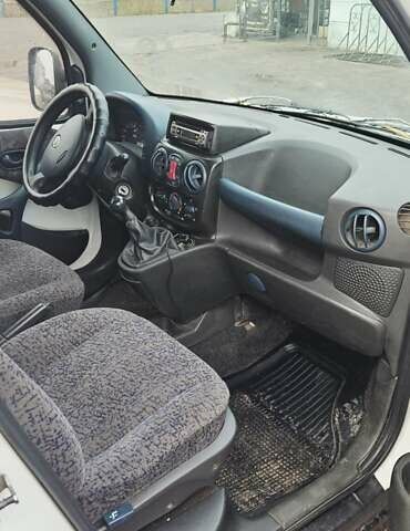 Белый Фиат Добло, объемом двигателя 1.91 л и пробегом 238 тыс. км за 3000 $, фото 6 на Automoto.ua