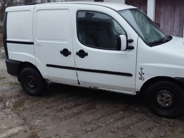 Белый Фиат Добло, объемом двигателя 1.9 л и пробегом 358 тыс. км за 3200 $, фото 1 на Automoto.ua