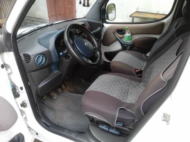 Белый Фиат Добло, объемом двигателя 1.9 л и пробегом 314 тыс. км за 2700 $, фото 6 на Automoto.ua