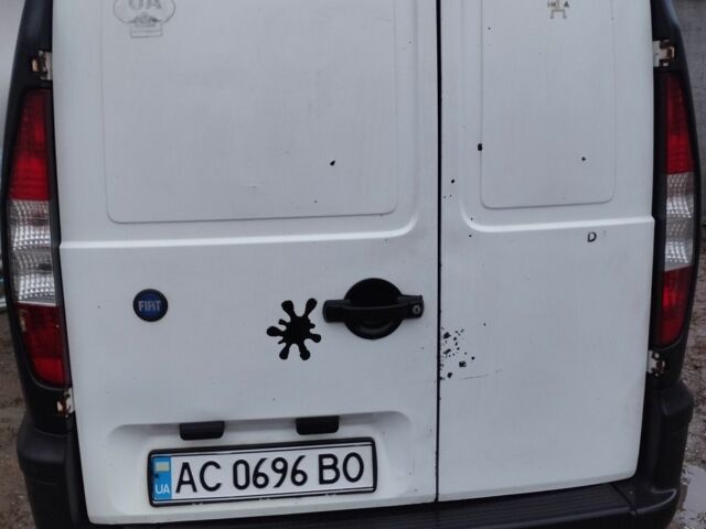 Белый Фиат Добло, объемом двигателя 1.9 л и пробегом 358 тыс. км за 3200 $, фото 3 на Automoto.ua