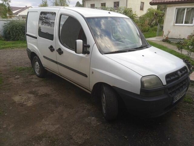 Белый Фиат Добло, объемом двигателя 1.9 л и пробегом 314 тыс. км за 2700 $, фото 1 на Automoto.ua