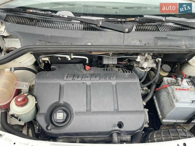 Білий Фіат Добло, об'ємом двигуна 1.91 л та пробігом 360 тис. км за 2499 $, фото 16 на Automoto.ua