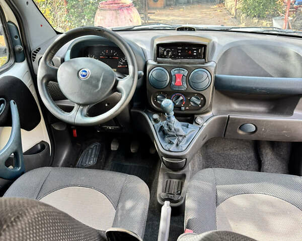 Белый Фиат Добло, объемом двигателя 1.6 л и пробегом 230 тыс. км за 2850 $, фото 2 на Automoto.ua