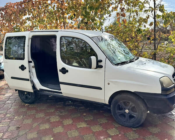 Білий Фіат Добло, об'ємом двигуна 1.6 л та пробігом 230 тис. км за 4000 $, фото 1 на Automoto.ua