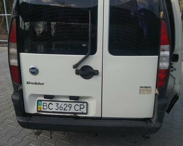 Белый Фиат Добло, объемом двигателя 1.3 л и пробегом 200 тыс. км за 4100 $, фото 12 на Automoto.ua
