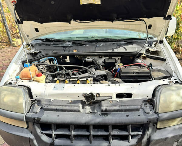 Белый Фиат Добло, объемом двигателя 1.6 л и пробегом 230 тыс. км за 2850 $, фото 7 на Automoto.ua