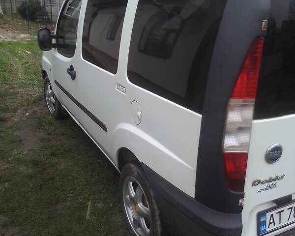 Белый Фиат Добло, объемом двигателя 1.6 л и пробегом 280 тыс. км за 3800 $, фото 9 на Automoto.ua